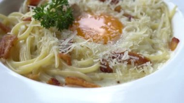 masada lezzetli İtalyan makarna yakın çekim görüntüleri