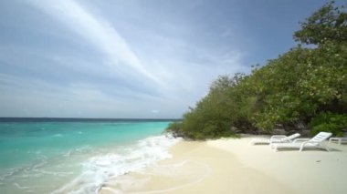 Güzel dalgalı denizin sakin görüntüleri.