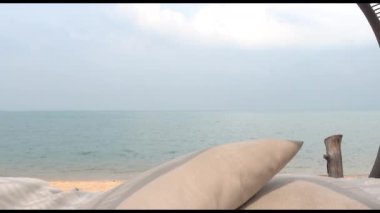 Güzel dalgalı denizin sakin görüntüleri.