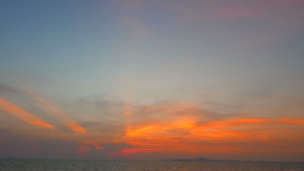 Imágenes Tranquilas Hermoso Mar Ondulado Puesta Del Sol — Vídeo de stock