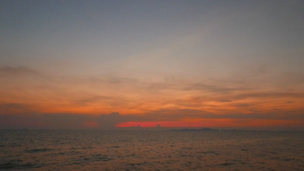 Imágenes Tranquilas Hermoso Mar Ondulado Puesta Del Sol — Vídeos de Stock