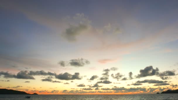 Imágenes Tranquilas Hermoso Mar Ondulado Puesta Del Sol — Vídeos de Stock