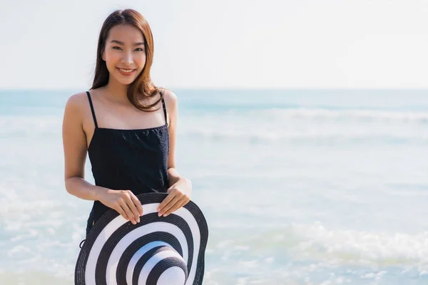 Portrait Beautiful Young Asian Woman Happy Smile Beach Sea Travel — Stock Photo, Image
