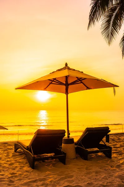 Umbrella Deck Chair Beautiful Beach Sea Sunrise Time Travel Vacation — Stock Photo, Image
