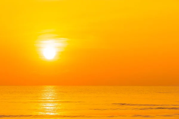 Vackra Landskapet Tropisk Natur Med Havet Och Stranden Vid Solnedgång — Stockfoto