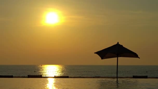 Imagens Tranquilas Belo Mar Ondulado Pôr Sol — Vídeo de Stock