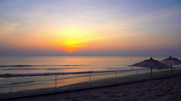 Imagens Tranquilas Belo Mar Ondulado Pôr Sol — Vídeo de Stock