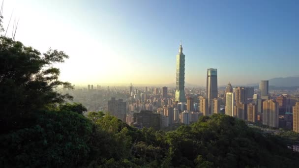 Asya Şehrinde Modern Binaların Doğal Görüntüleri — Stok video
