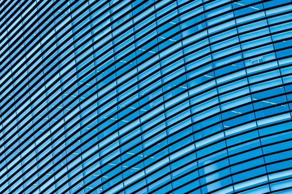 Gyönyörű üzleti-irodaház ablak üveg felhőkarcoló — Stock Fotó