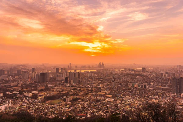 Hermoso paisaje y paisaje urbano de la ciudad de Seúl — Foto de Stock