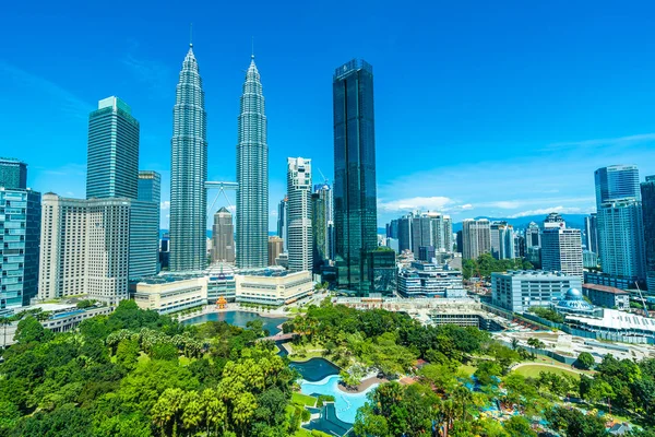 Bela arquitetura exterior edifício na cidade de Kuala Lumpur em — Fotografia de Stock