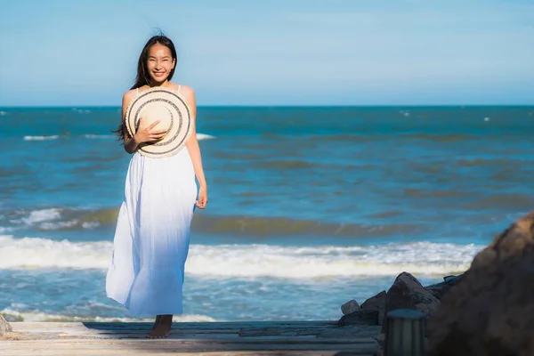 Portrait beautiful young asian woman happy smile relax around ne — Stock Photo, Image