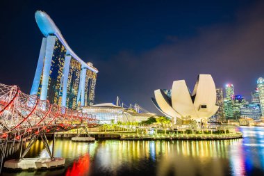 Gökdelen marina defne içinde etrafında bina güzel mimari 