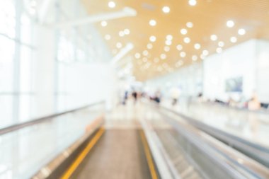 Soyut bulanıklık ve Havaalanı yolcu trans için terminal defocused