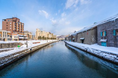 Güzel manzara ve kışın Otaru kanal Nehri'nin cityscape