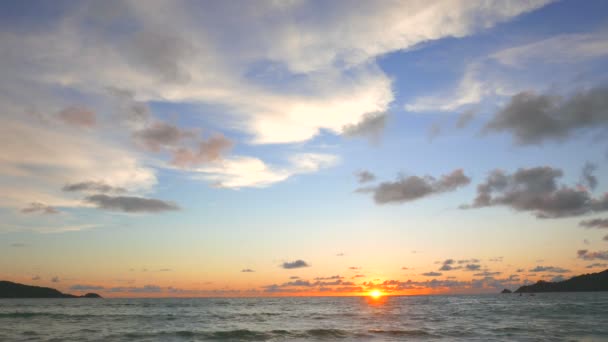 Images Tranquilles Belle Mer Ondulée Coucher Soleil — Video