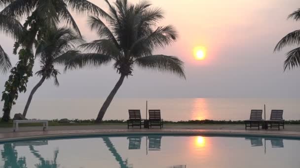 Imágenes Tranquilas Hermoso Mar Ondulado Puesta Del Sol — Vídeo de stock