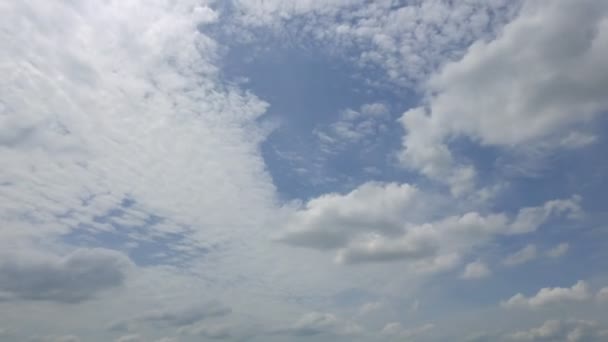 移動雲 時間の経過と美しい空の映像 — ストック動画