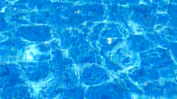 images plein cadre de la piscine d'eau 