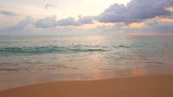 Imagens Tranquilas Belo Mar Ondulado Pôr Sol — Vídeo de Stock