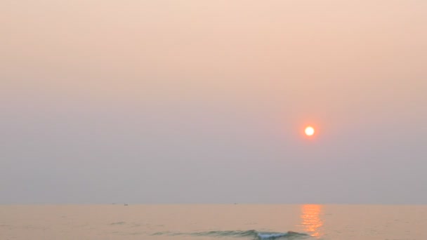 Imagens Tranquilas Belo Mar Ondulado Pôr Sol — Vídeo de Stock