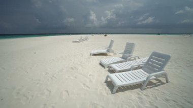 Güzel dalgalı denizin sakin görüntüleri.