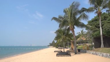 Güzel dalgalı denizin sakin görüntüleri.