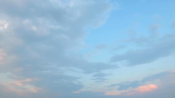 Πλάνα Από Τον Ουρανό Ηλιοβασίλεμα Κινούμενα Σύννεφα Βράδυ — Αρχείο Βίντεο