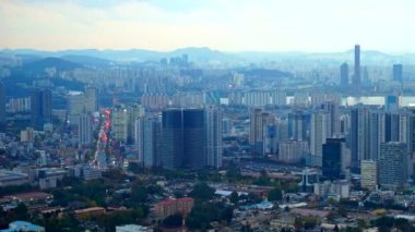 Asya şehrinde modern binaların doğal görüntüleri