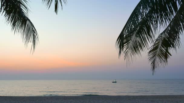 Imágenes Tranquilas Hermoso Mar Ondulado Puesta Del Sol — Vídeos de Stock