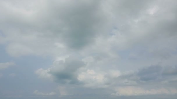 Beelden Van Stormachtige Hemel Met Bewegende Wolken Met Kopieerruimte — Stockvideo