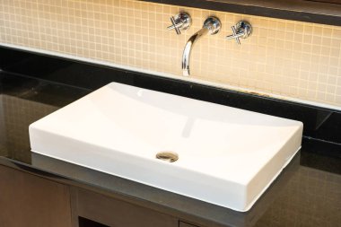Lavabo musluk banyo dekorasyon