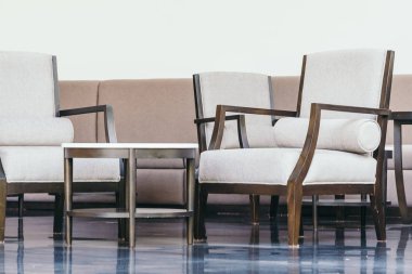 Açık veranda ile masa ve sandalye dekorasyon