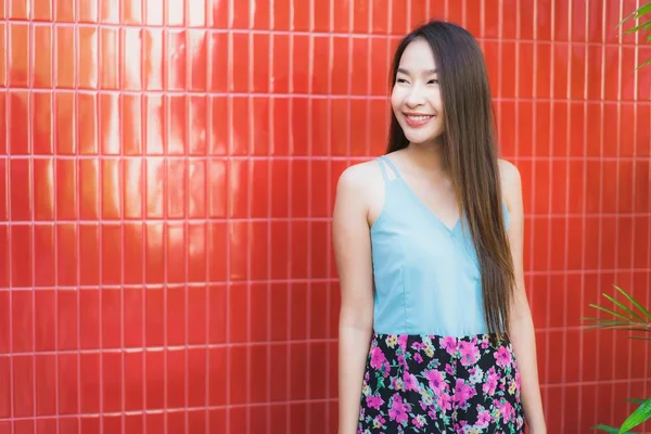 Bela jovem asiático mulher feliz sorriso vida estilo — Fotografia de Stock