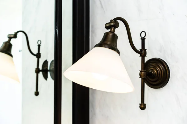Belle décoration de lampe lumière vintage intérieur — Photo