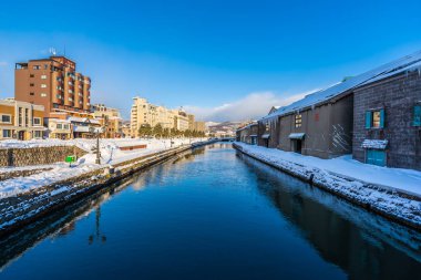 Güzel manzara ve kışın Otaru kanal Nehri'nin cityscape