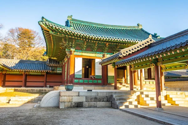 Bela arquitetura edifício Changdeokgung palácio em Seul ci — Fotografia de Stock
