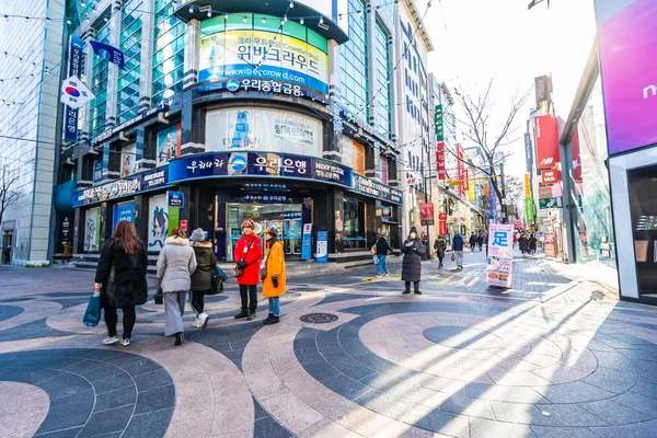 Seoul, Korea Południowa 10 grudnia 2018 r.: Myeong targu dong jest — Zdjęcie stockowe