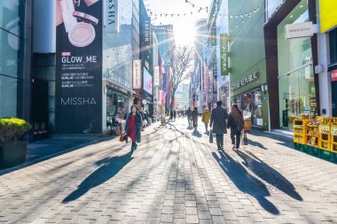 Seoul, Güney Kore 10 Aralık 2018: Myeong dong pazarı 