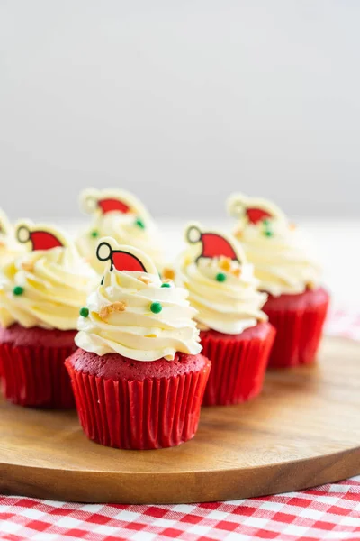 Söta dessert med cupcake röd sammet — Stockfoto