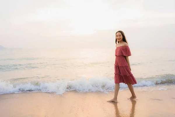 Portrait beautiful young asian woman happy smile leisure on the — Stock Photo, Image