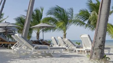 Güzel dalgalı denizin sakin görüntüleri.