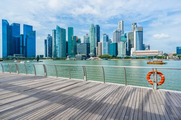 Singapur, 21 Ocak 2019: gökdelen marina defne Singapur City çevresinde bina güzel mimari