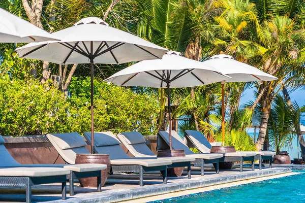 Umbrella Chair Swimming Pool Hotel Resort Neary Sea Ocean Beach — Stock Photo, Image