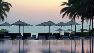 Güzel dalgalı denizin sakin görüntüleri.