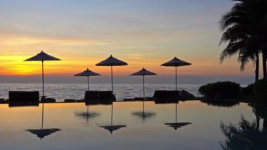 günbatımı güzel dalgalı denizde sakin görüntüleri