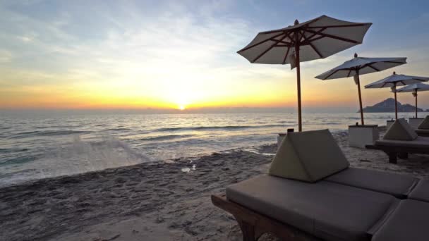 Imagens Tranquilas Belo Mar Ondulado Pôr Sol — Vídeo de Stock