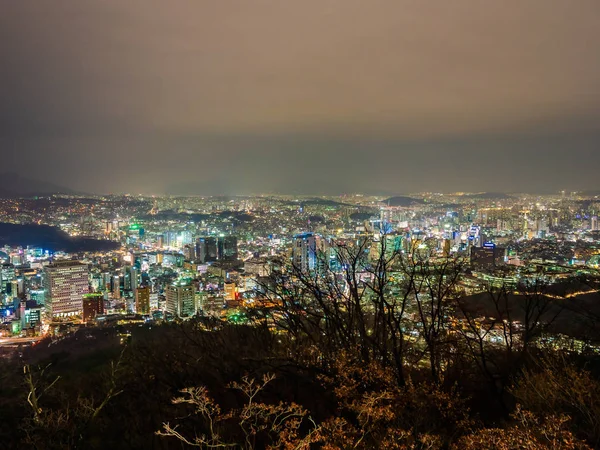 Schöne Architektur Gebäude rund um seoul Stadt bei Nacht — Stockfoto