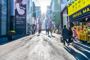 Seoul, Güney Kore 10 Aralık 2018: Myeong dong pazarı 