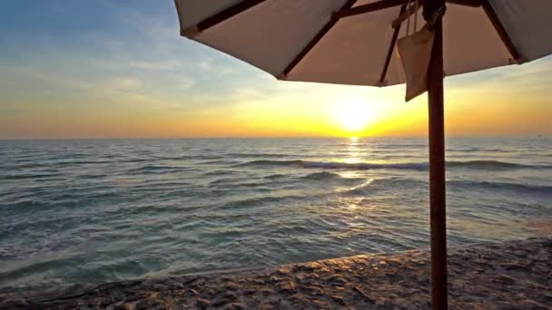 Imagens Tranquilas Belo Mar Ondulado Pôr Sol — Vídeo de Stock